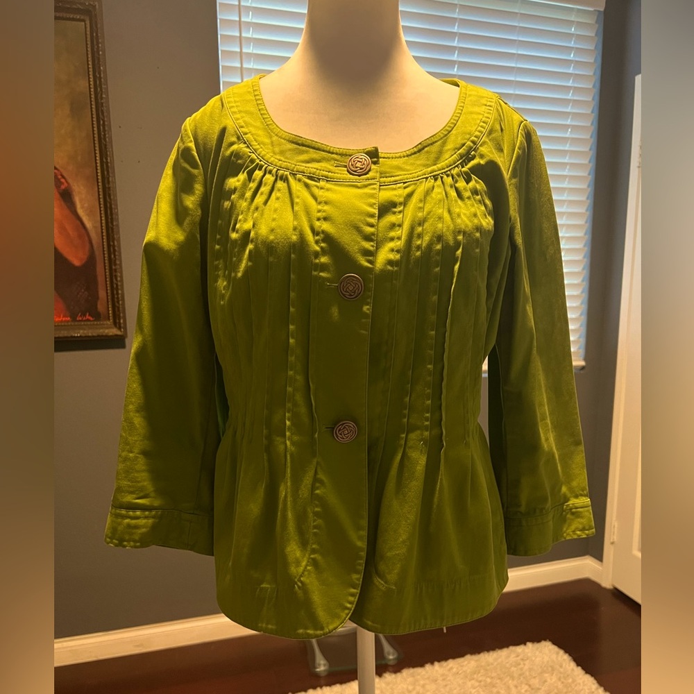 Talbots green jacket with 3/4 sleeves. In EUC. Size 6.